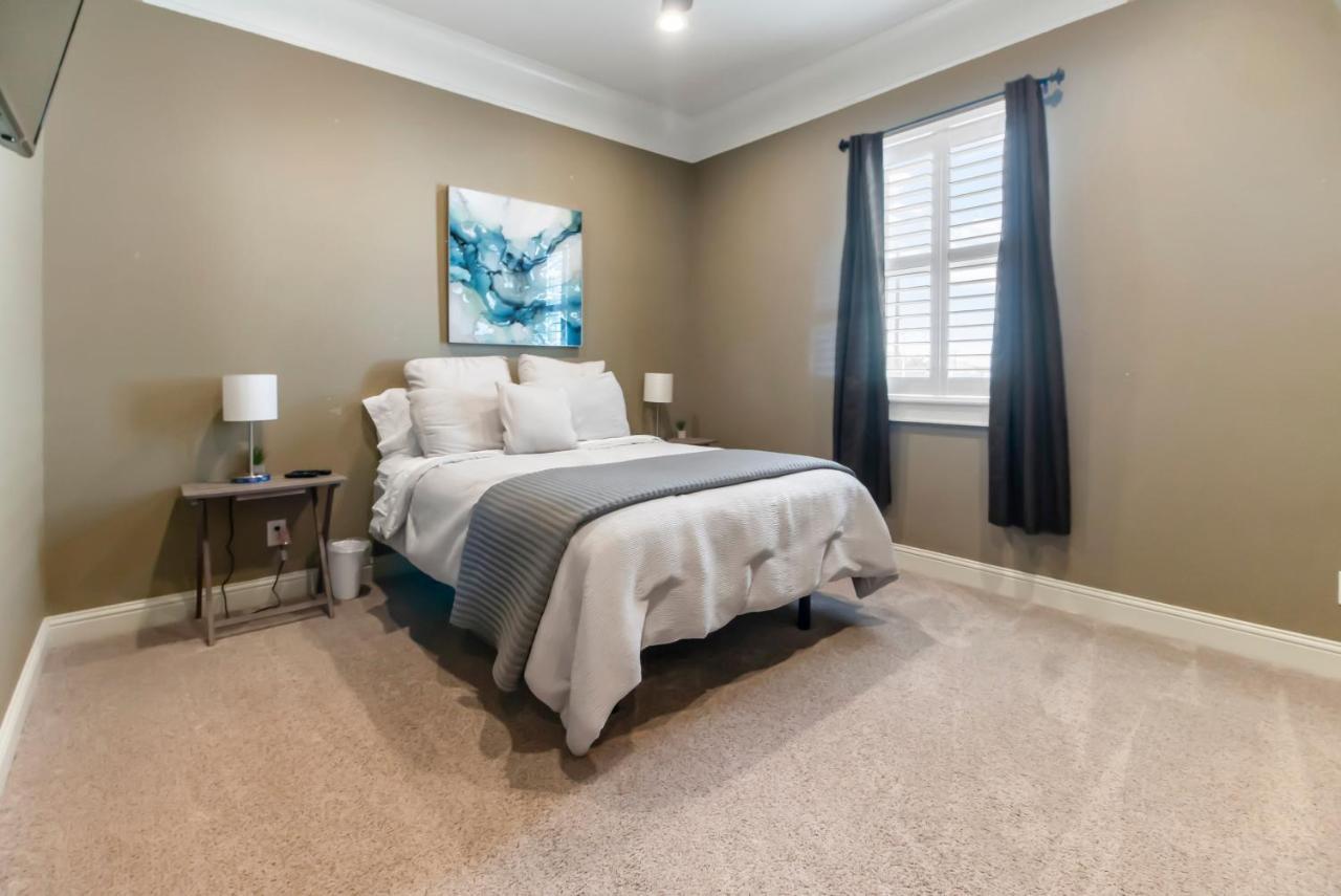 Luxury Waterfront Home Family And Pet Friendly Near Surfside Beach 11 Mins ฟรีพอร์ต ภายนอก รูปภาพ