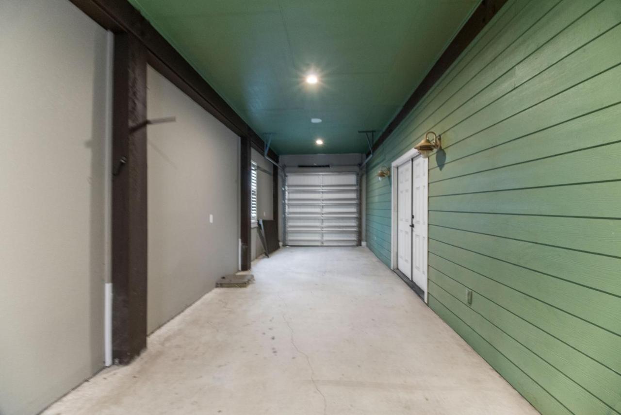 Luxury Waterfront Home Family And Pet Friendly Near Surfside Beach 11 Mins ฟรีพอร์ต ภายนอก รูปภาพ