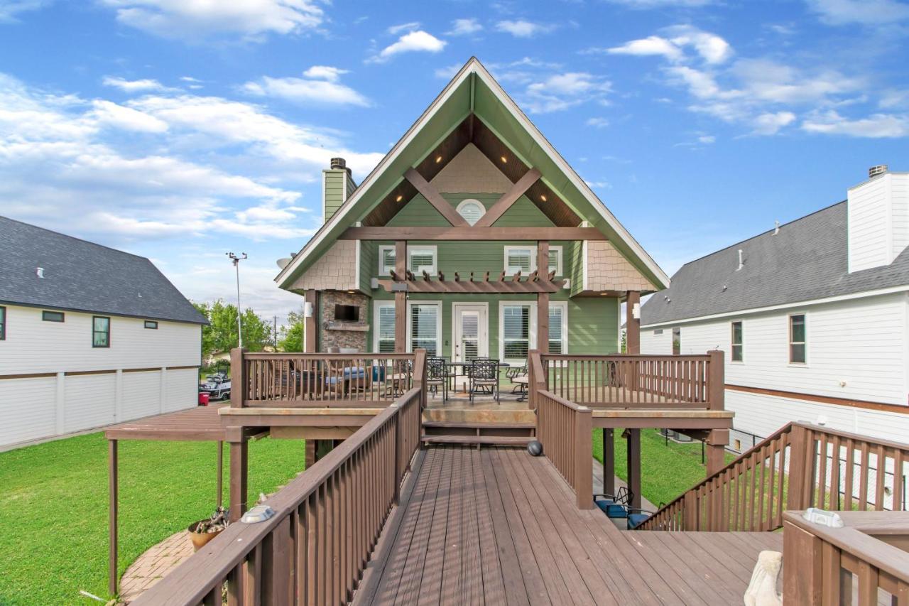 Luxury Waterfront Home Family And Pet Friendly Near Surfside Beach 11 Mins ฟรีพอร์ต ภายนอก รูปภาพ