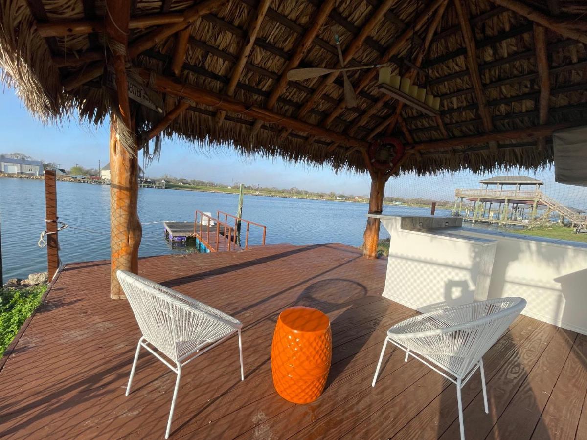 Luxury Waterfront Home Family And Pet Friendly Near Surfside Beach 11 Mins ฟรีพอร์ต ภายนอก รูปภาพ