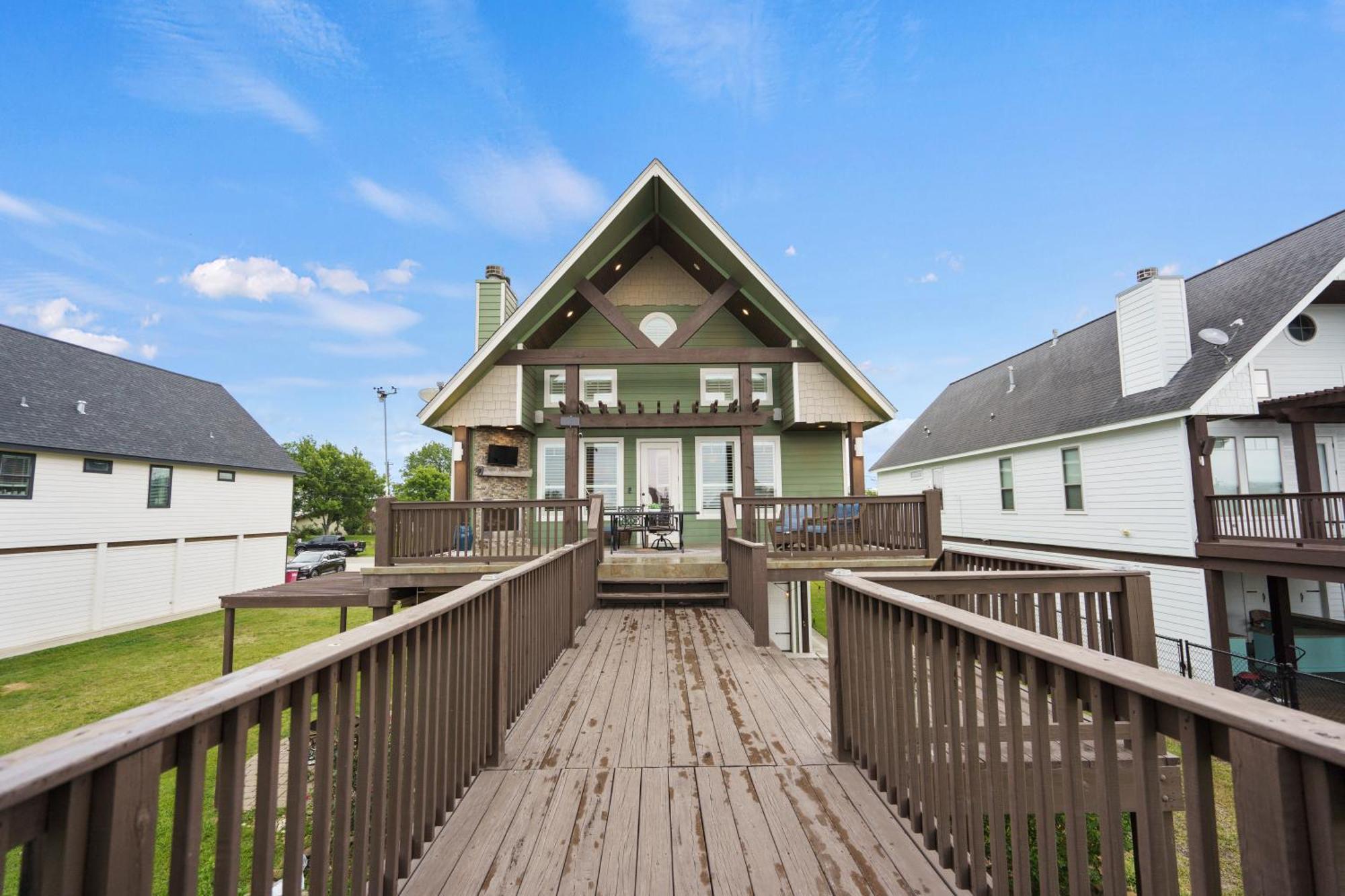 Luxury Waterfront Home Family And Pet Friendly Near Surfside Beach 11 Mins ฟรีพอร์ต ภายนอก รูปภาพ