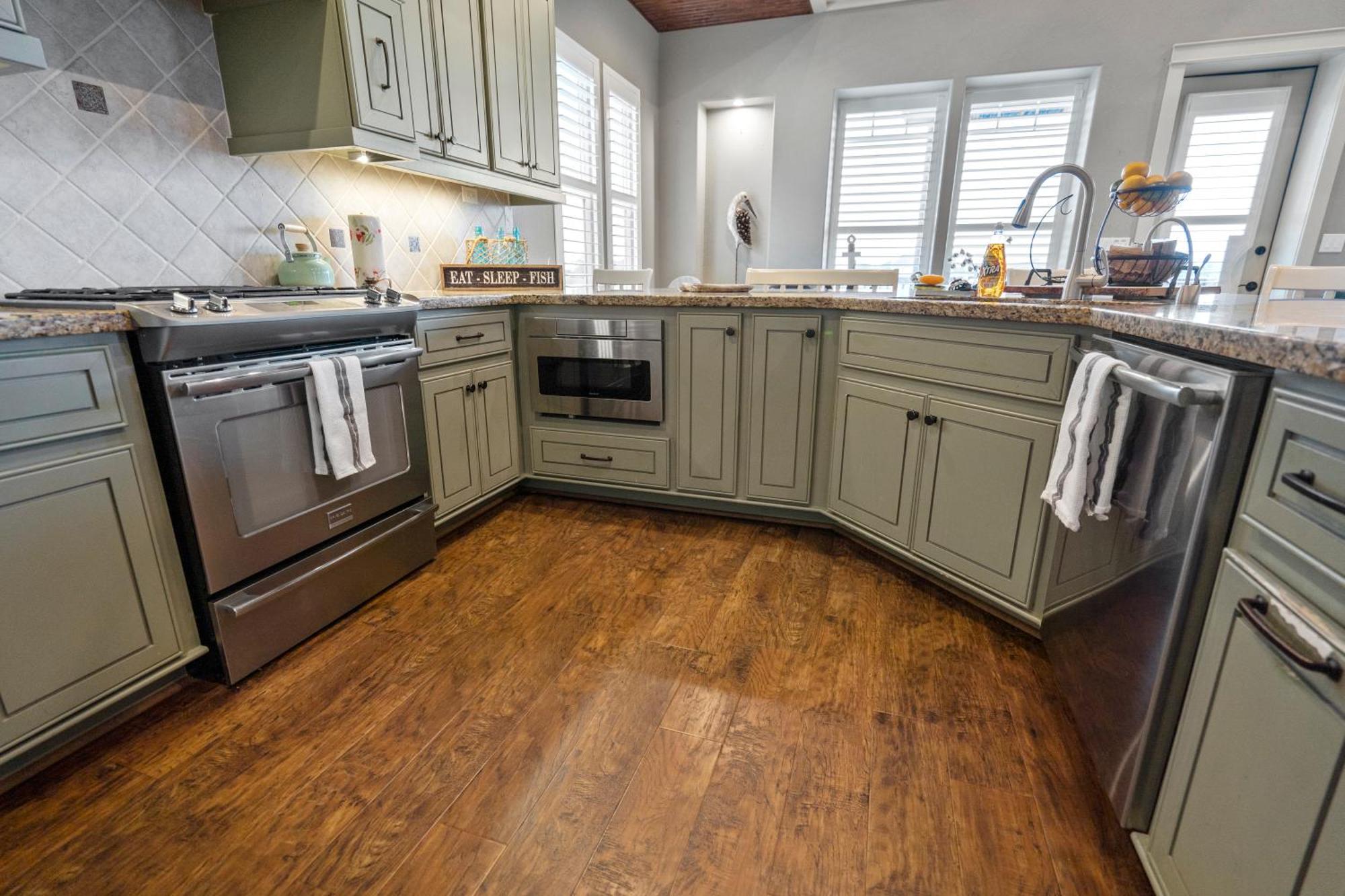 Luxury Waterfront Home Family And Pet Friendly Near Surfside Beach 11 Mins ฟรีพอร์ต ภายนอก รูปภาพ